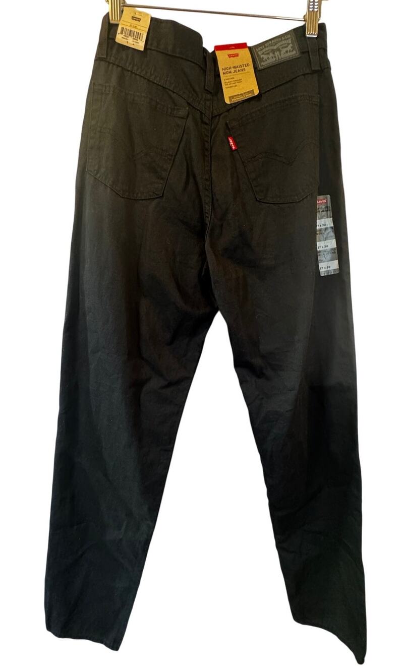 NWT Levis High Waisted Mom Jeans Black 27x30 Solid Tapered Leg Relaxed Fit
